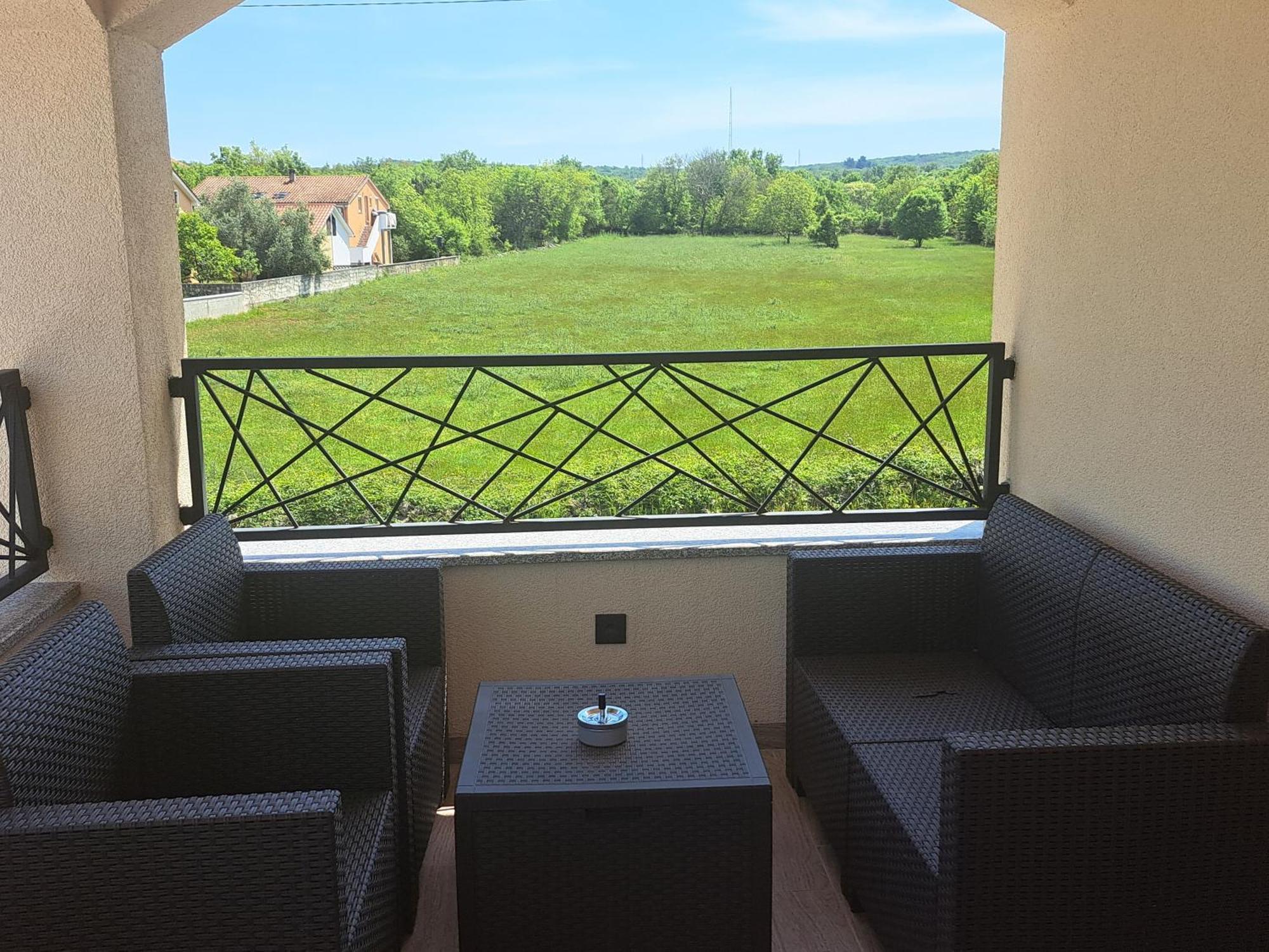 Blue Harmony 2 Apartment Malinska Exterior photo